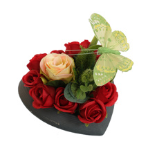 ROSE ARR IN HEART 17X15CM RED