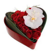 ROSE ORCHID ARR IN PLASTIC HEART 22X20X12CM RED